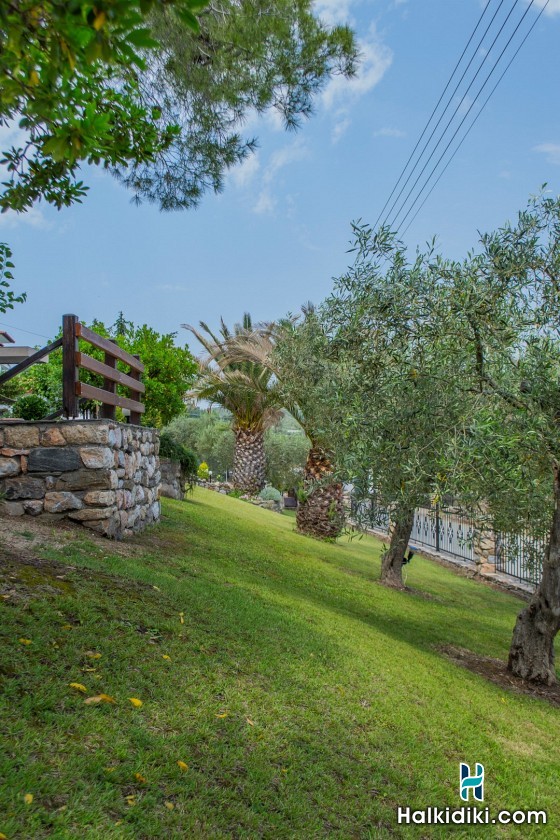 Aggelina Studios, Exteriors