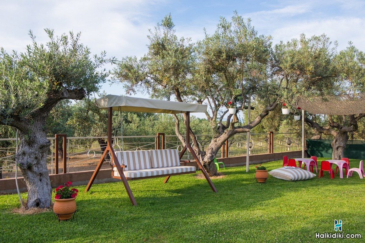 Aroma Hotel, The Garden