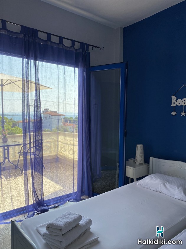Meerithic ROKKA ROOMS, Twin Room