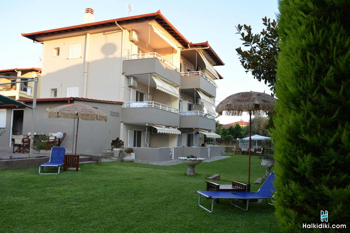 Michelmar Studios & Apartments, Exteriors