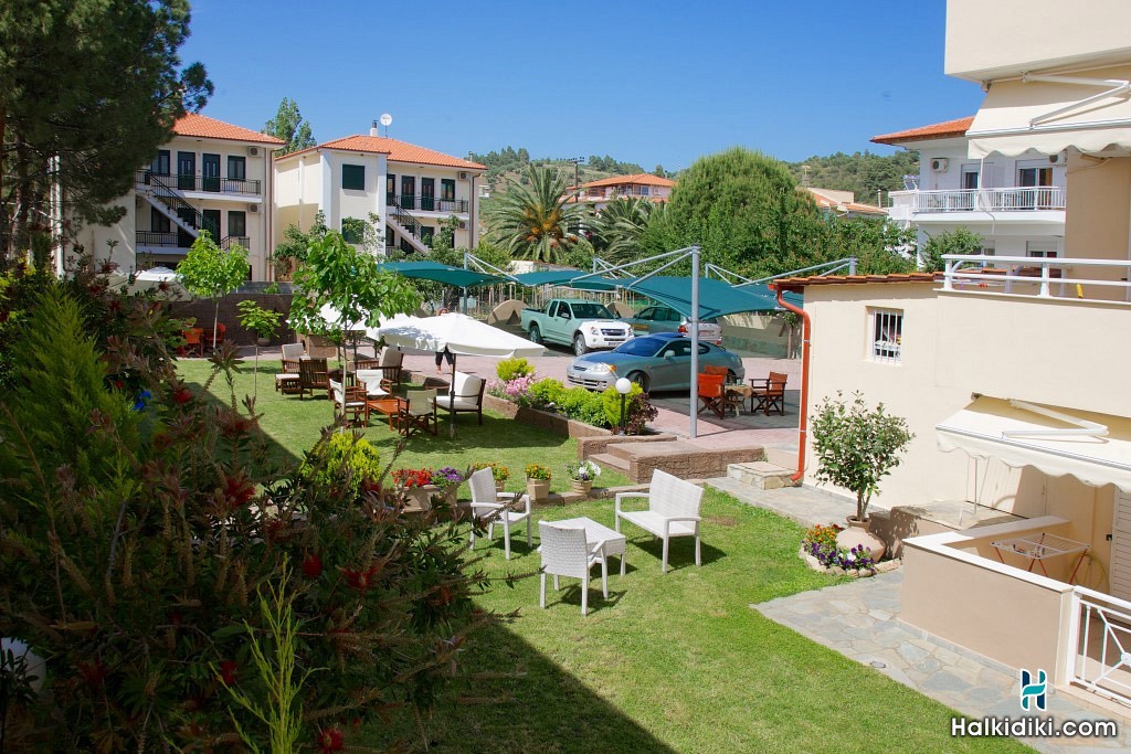Michelmar Studios & Apartments, Exteriors