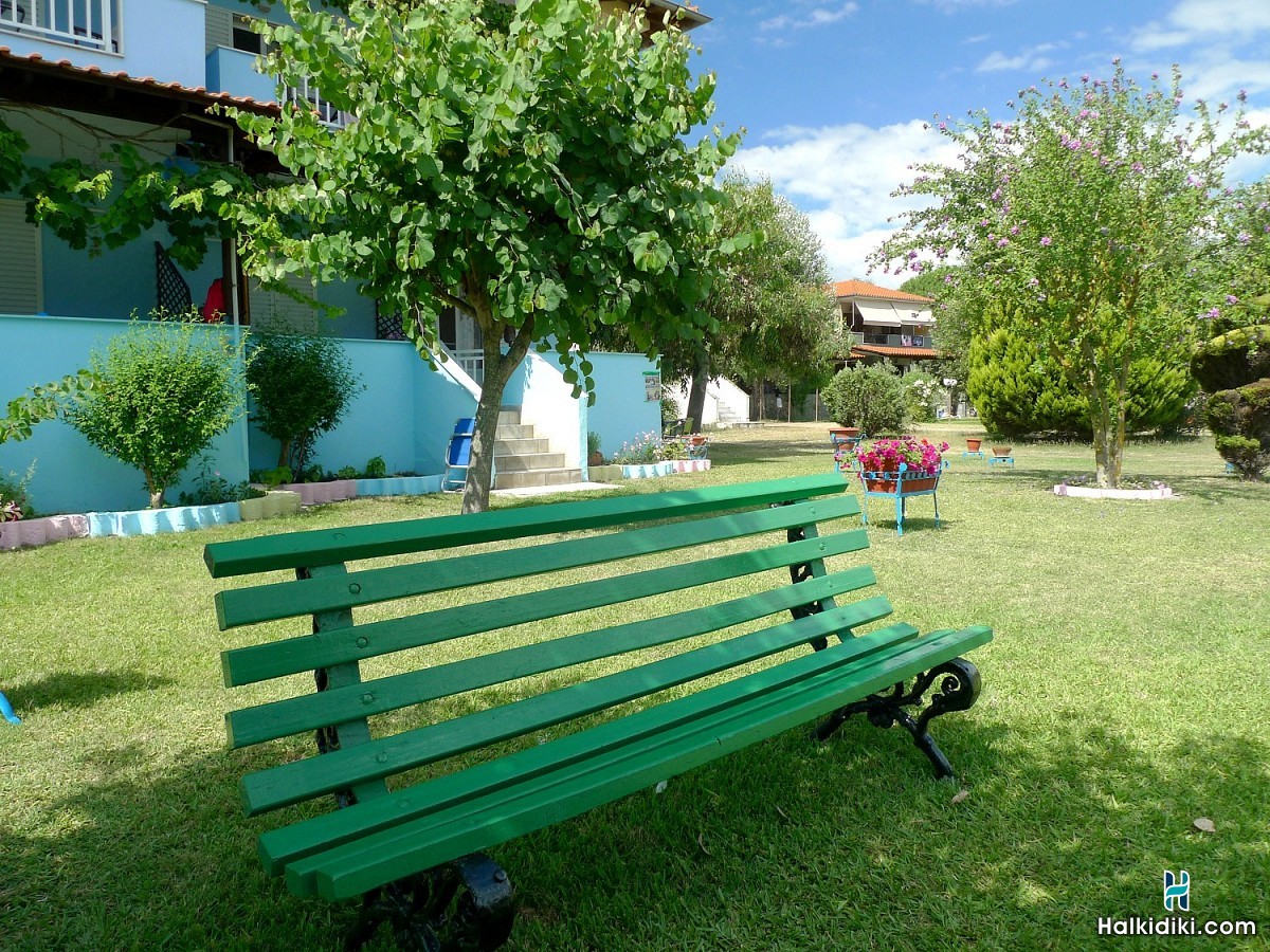 Sarakatsanou Maria, Exteriors