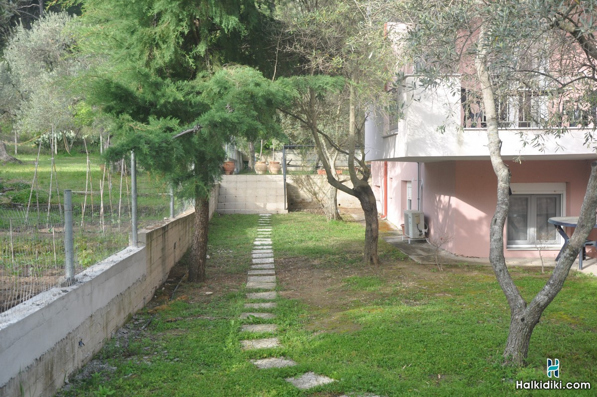 Studios Artemis, Exteriors